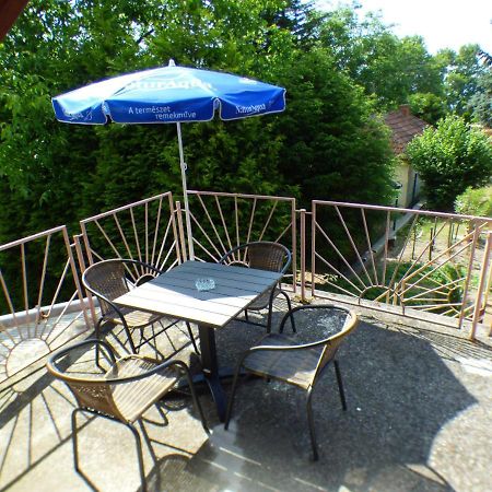 Vitorlas Apartmanhaz Siofok Bagian luar foto