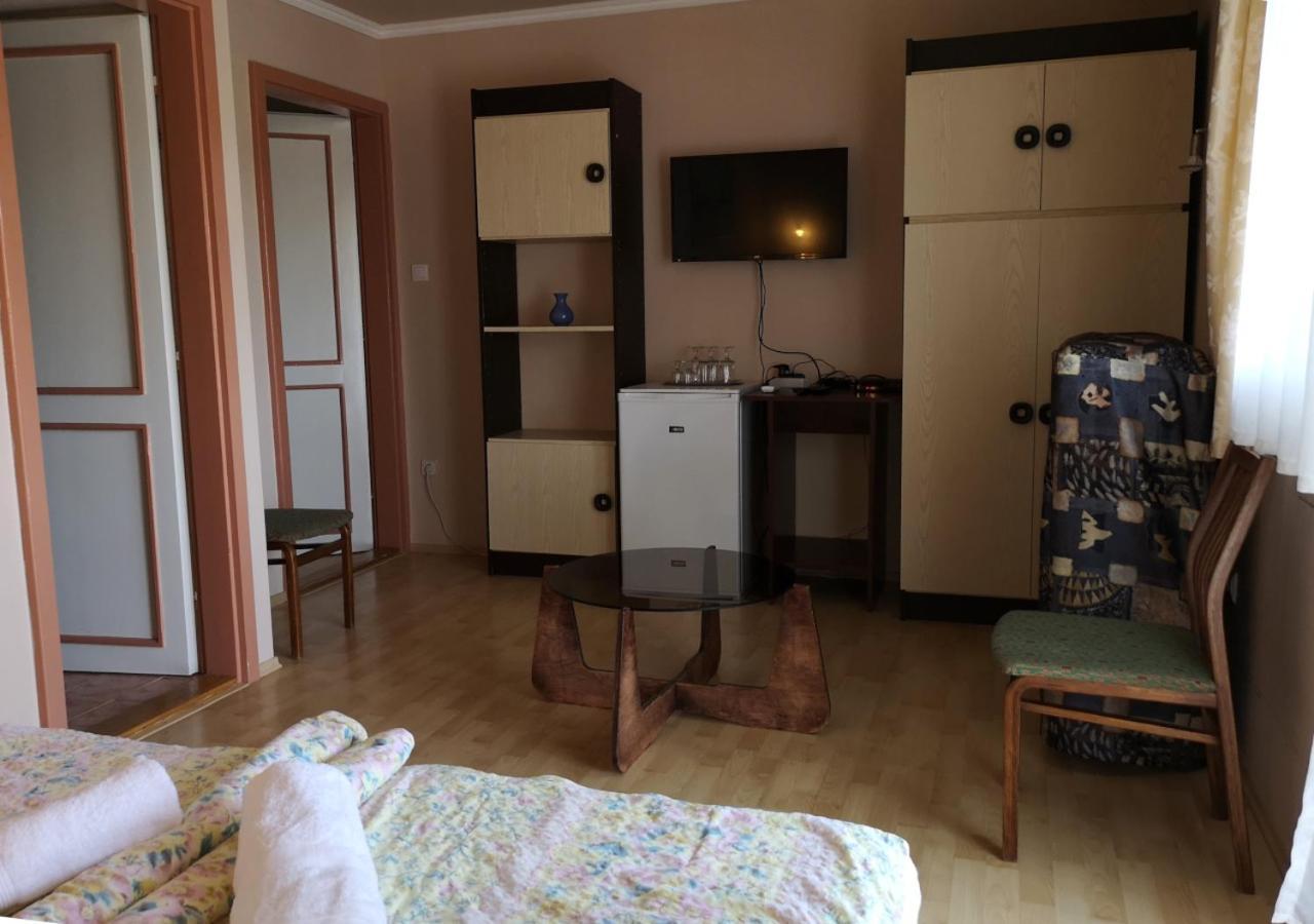Vitorlas Apartmanhaz Siofok Bagian luar foto