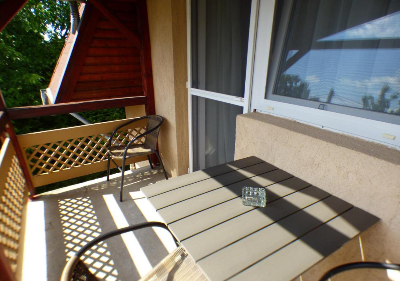 Vitorlas Apartmanhaz Siofok Bagian luar foto