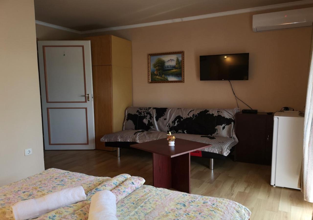 Vitorlas Apartmanhaz Siofok Bagian luar foto