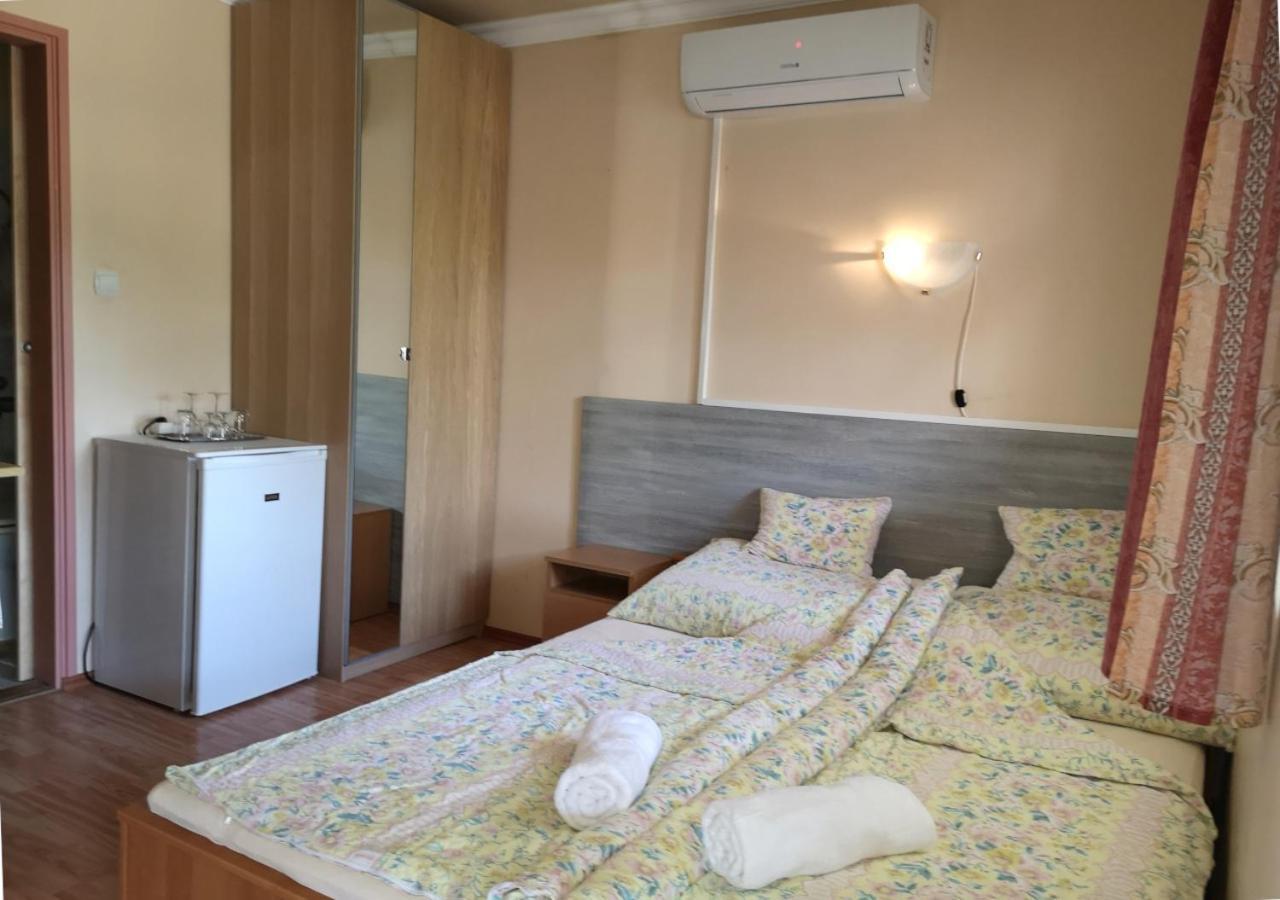 Vitorlas Apartmanhaz Siofok Bagian luar foto